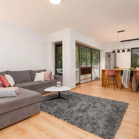 Family House Apartmán *